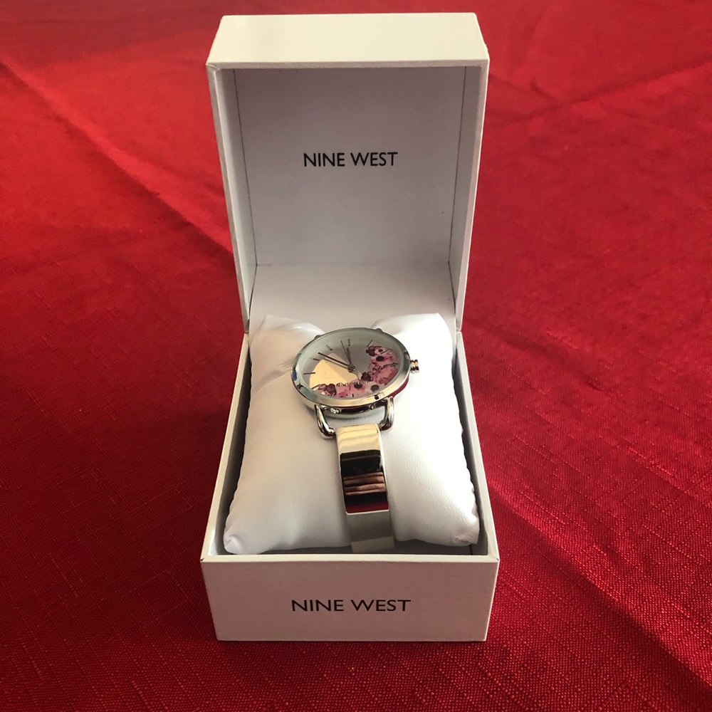 NWT NINE WEST Silver Floral Women’s Watch